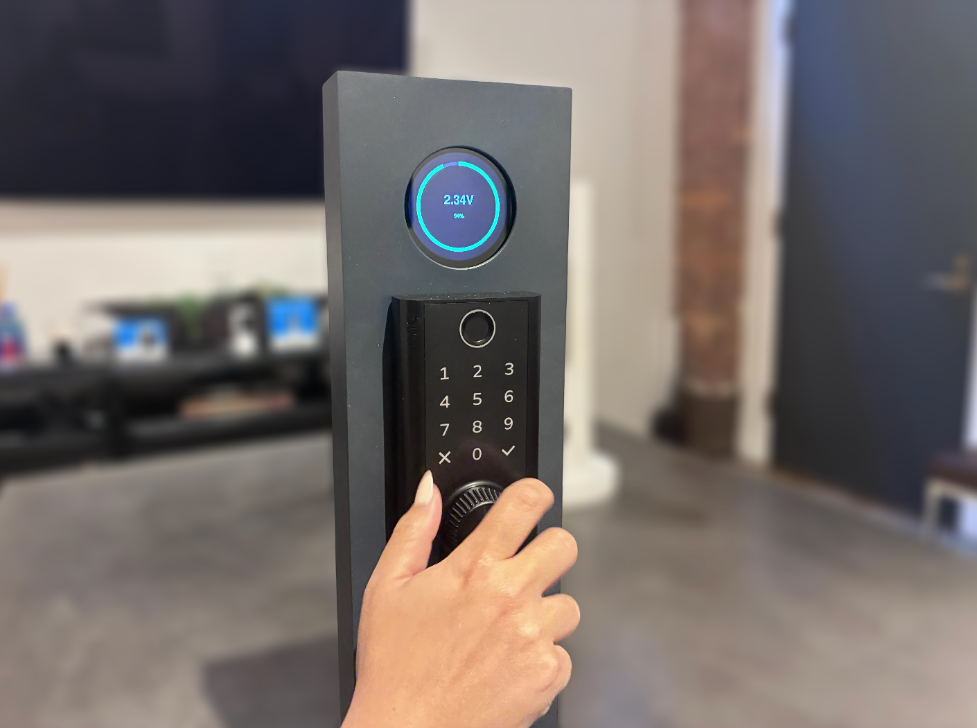 ring’s-debut-smart-lock-solves-the-category’s-biggest-issue:-dead-battery-lockouts