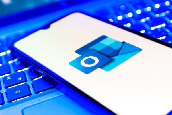 Microsoft blocks Outlook from sending two more file types over security concerns